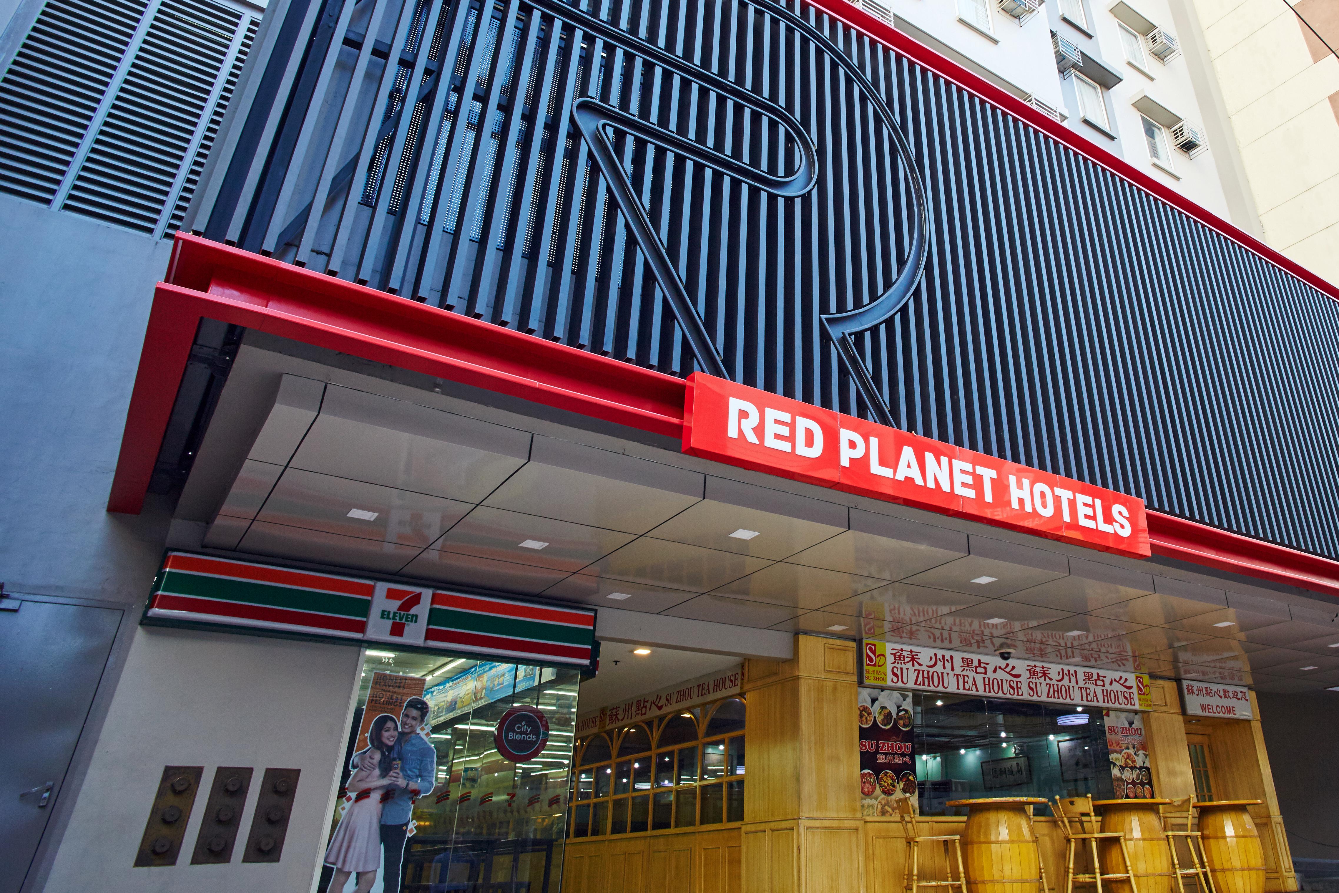 Red Planet Manila Malate Mabini Hotel Exterior photo