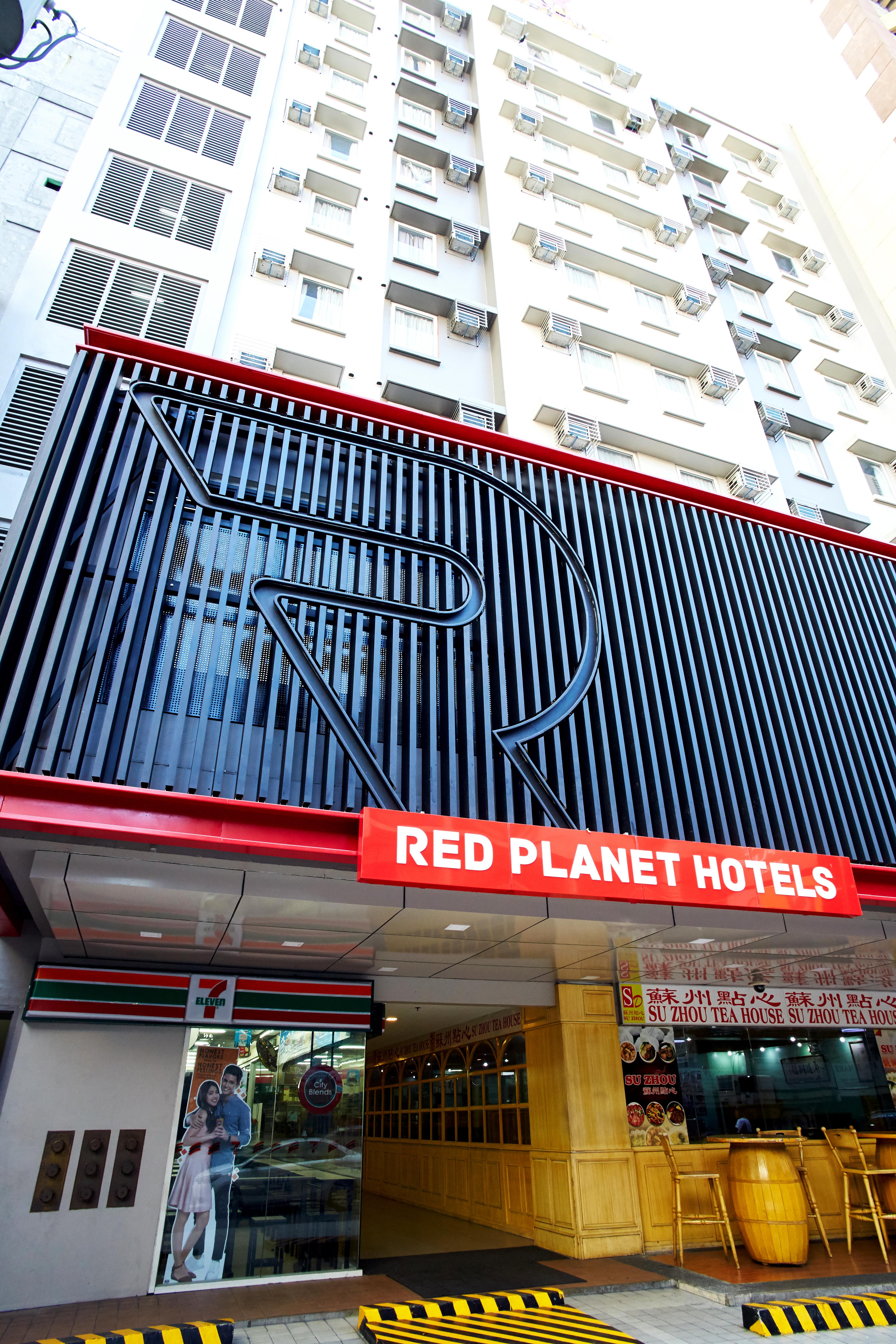 Red Planet Manila Malate Mabini Hotel Exterior photo