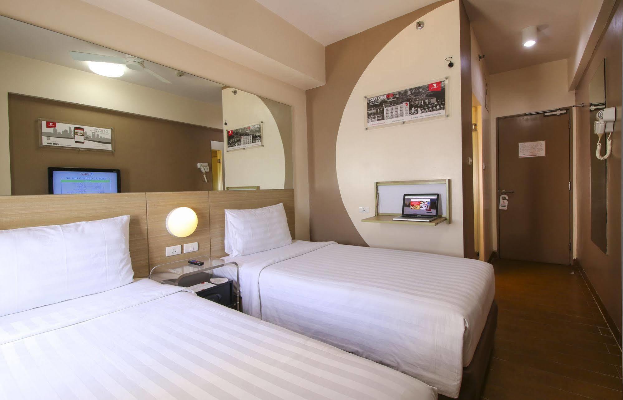 Red Planet Manila Malate Mabini Hotel Exterior photo