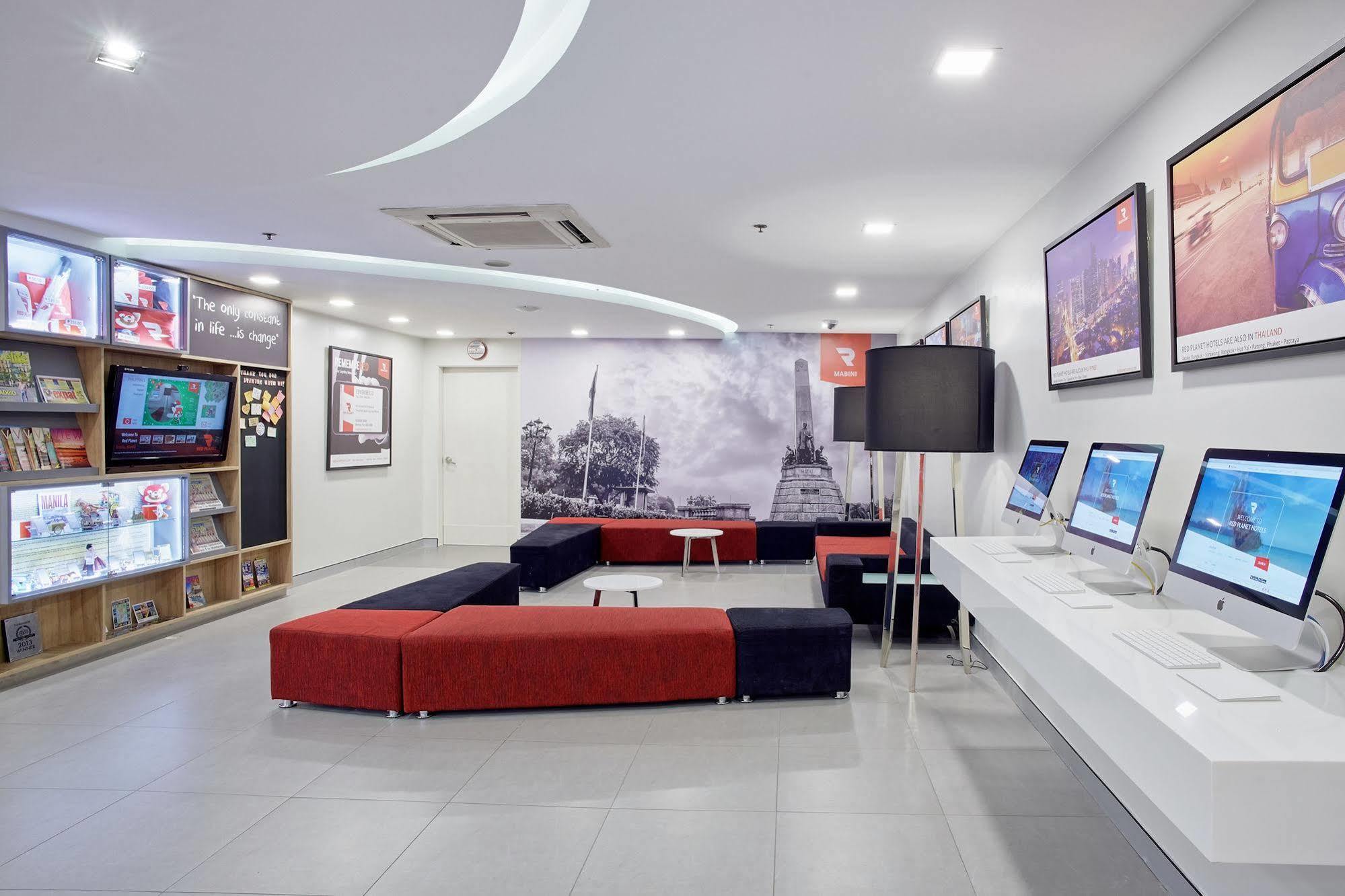 Red Planet Manila Malate Mabini Hotel Exterior photo